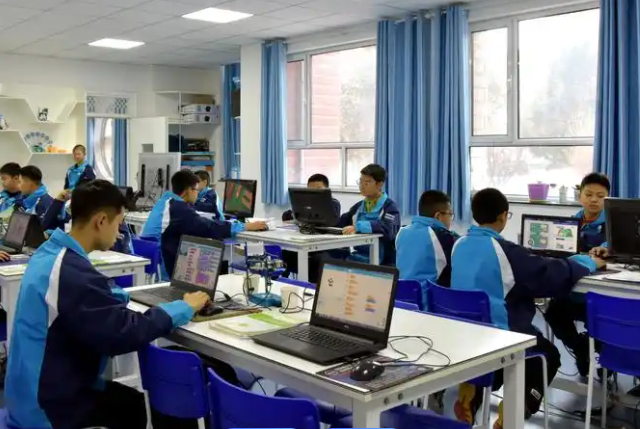 教育的数字化网络化等特点使其较传统教育管理更加透明 教育的数字化网络化等特点使其较传统教育管理更加透明