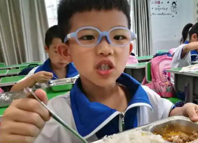 重教传统推动全社会进一步构成关心保护