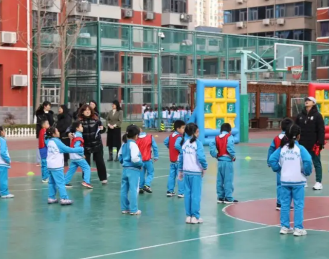 学生每天综合体育活动不低于2小时构建起