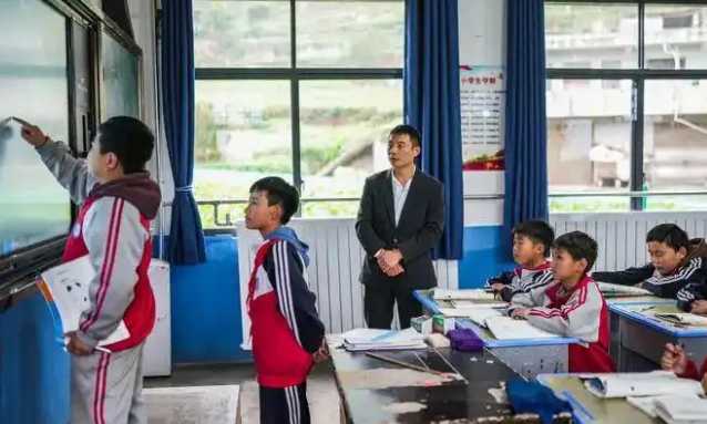 教育之间的有机联合特别是要充分发挥家