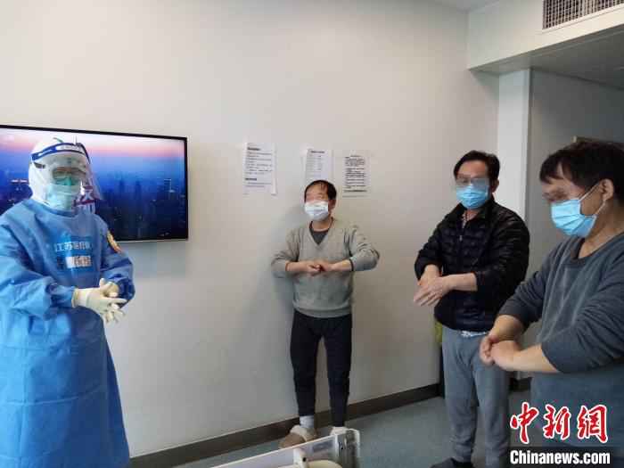  江苏医疗队员：康复治疗提上日程 缩唇呼吸腹式呼吸齐上阵