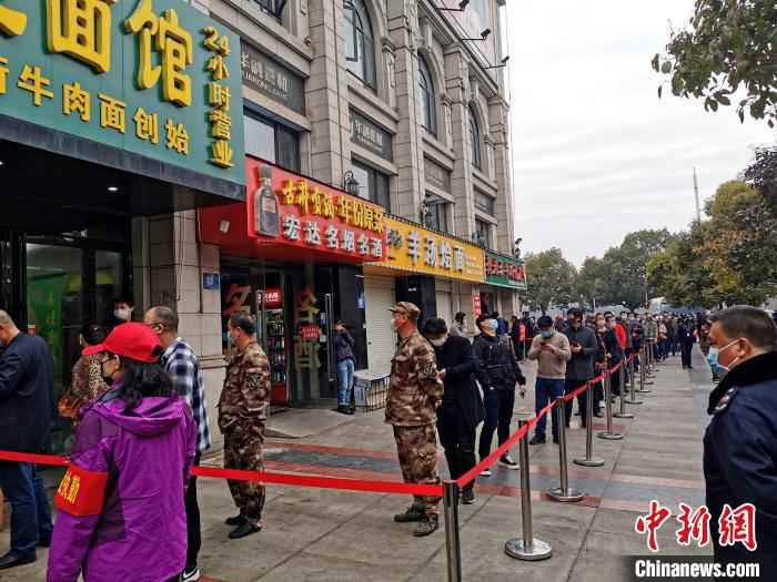  襄阳战“疫”记：一碗牛肉面再现古城“烟火气”