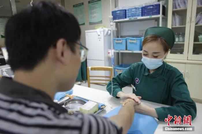  天使，节日快乐！